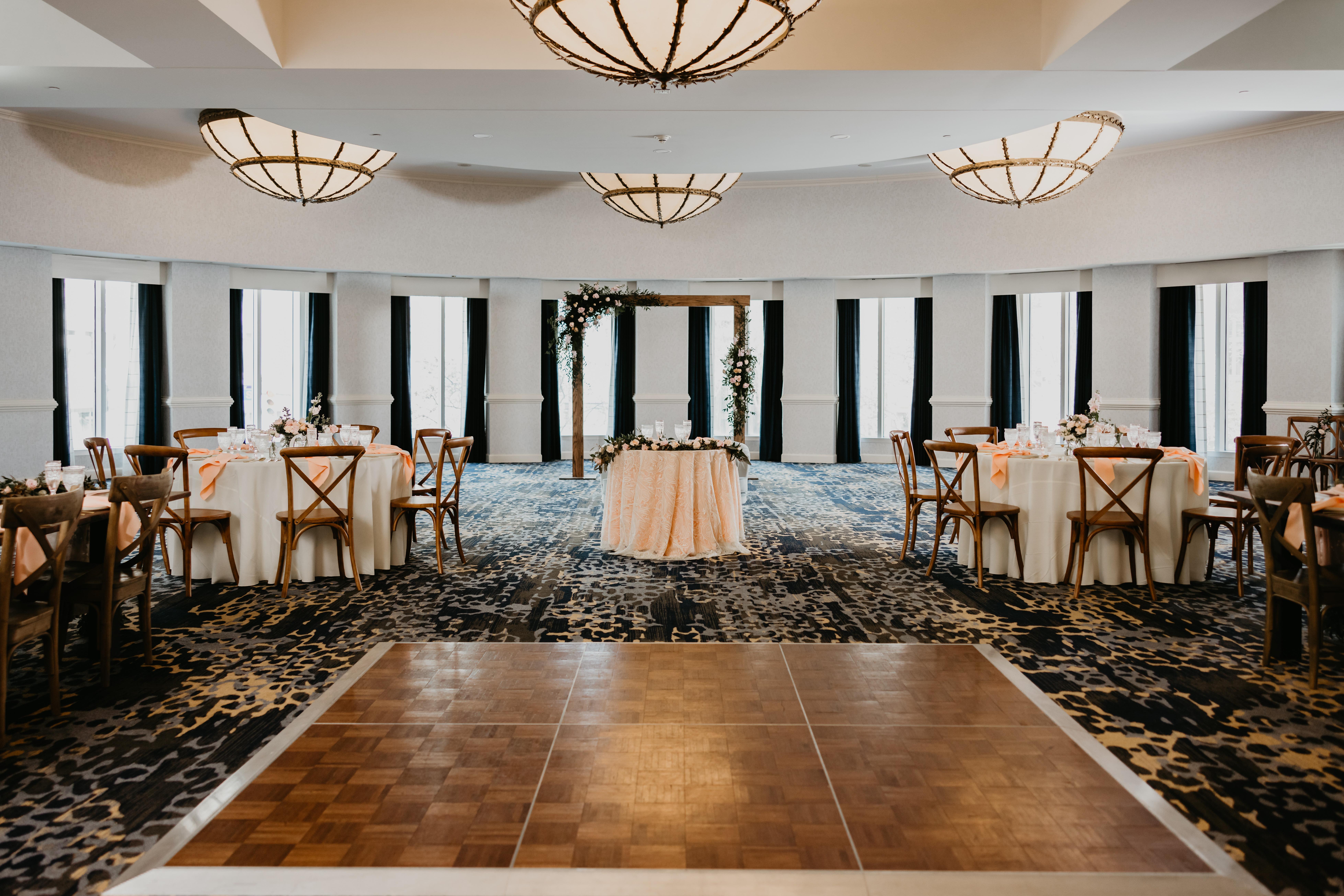 Crowne Plaza Cleveland At Playhouse Square By Ihg Hotel Bagian luar foto