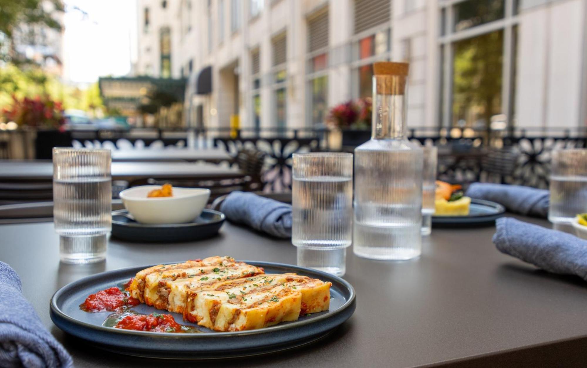 Crowne Plaza Cleveland At Playhouse Square By Ihg Hotel Bagian luar foto