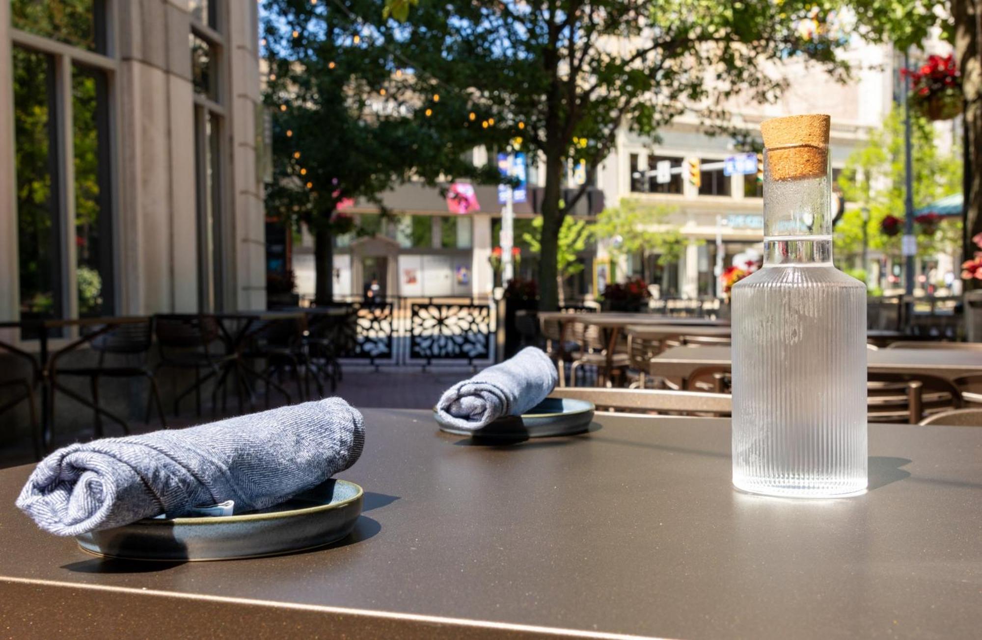 Crowne Plaza Cleveland At Playhouse Square By Ihg Hotel Bagian luar foto