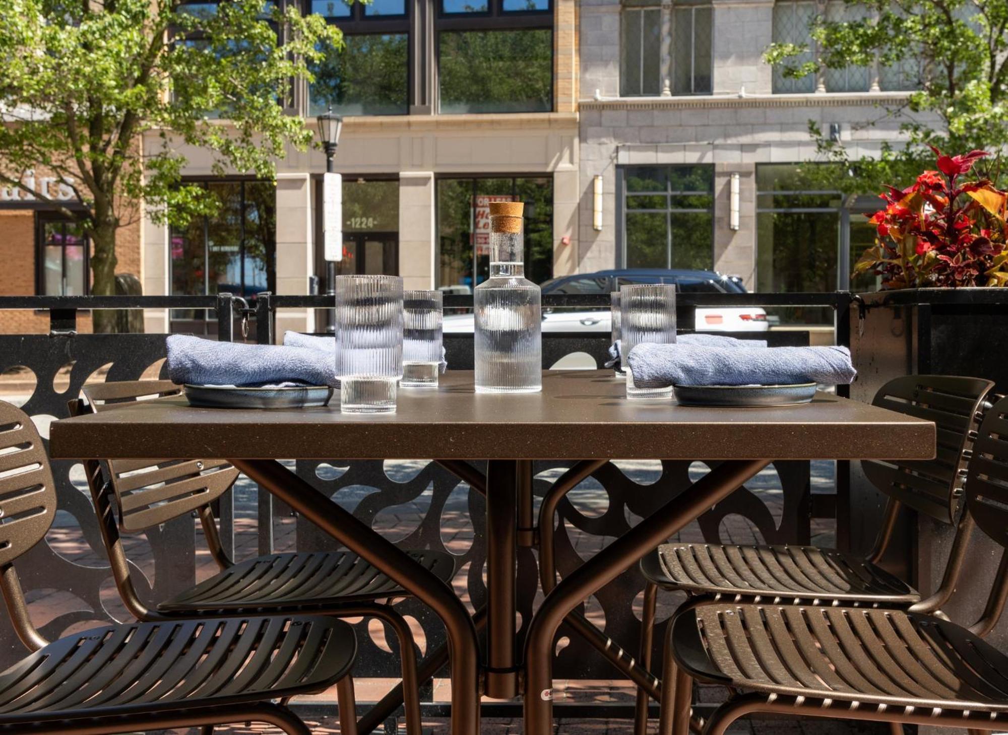Crowne Plaza Cleveland At Playhouse Square By Ihg Hotel Bagian luar foto